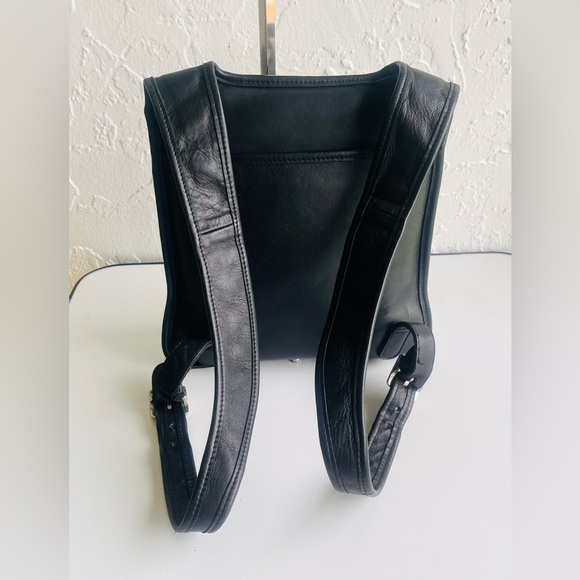 VINTAGE RARE HIPPIE COACH SLIM FLAT BACKPACK #9405 BLACK LEATHER - Picture 12 of 16